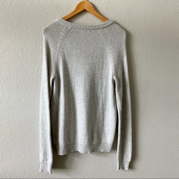 💫GAP Gray Wool Blend Button Accent Knit Sweater M - Picture 6 of 8
